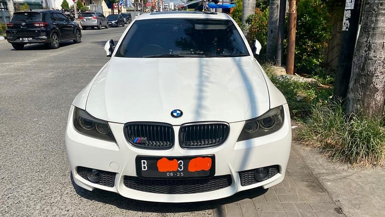 Dijual Bmw 325i Warna Putih - Carwash Studio Garage