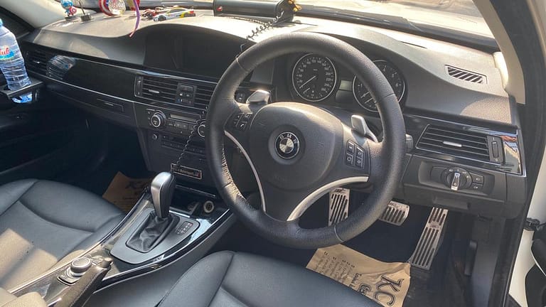 Dijual Bmw 325i Warna Putih - Carwash Studio Garage
