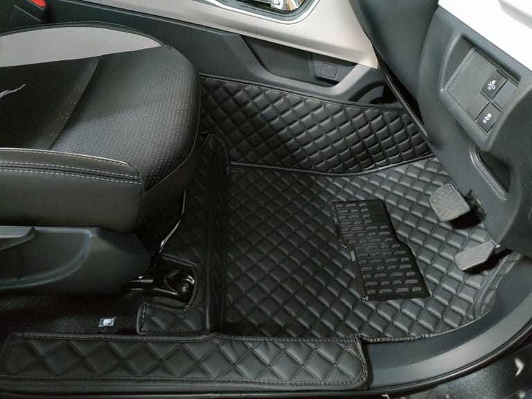 Karpet Mobil Toyota Veloz - Carwash Studio Garage