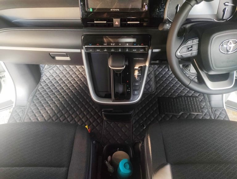 Karpet Mobil Toyota Voxy 2016-2019 Full Bagasi - Carwash Studio Garage