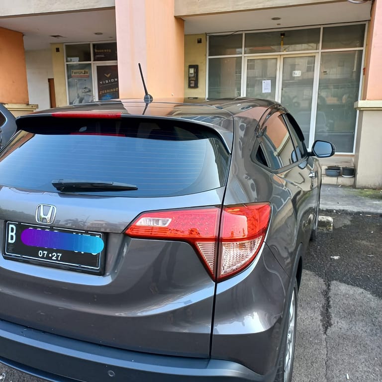 Dijual Mobil Hrv 2017 Warna Abu-abu Tua Metalic - Carwash Studio Garage