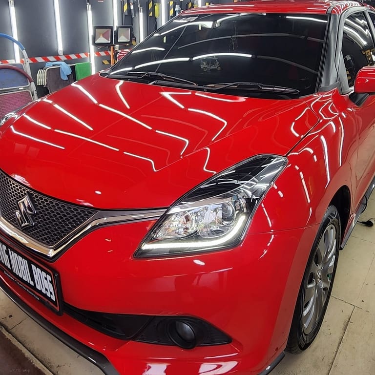 Poles Salon Mobil Premium ( Medium ) - Carwash Studio Garage